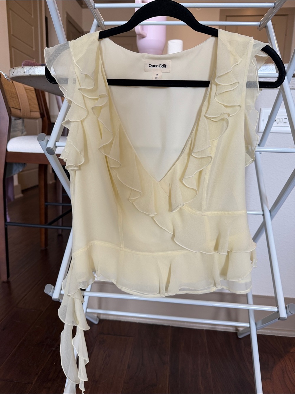 NWT Women's butter yellow Ruffle V-Neck Sleeveless Top
